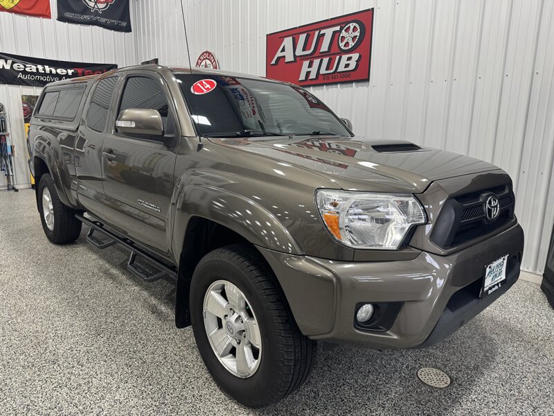 2014 Toyota Tacoma V6   - Photo 4 - Rochelle, IL 61068