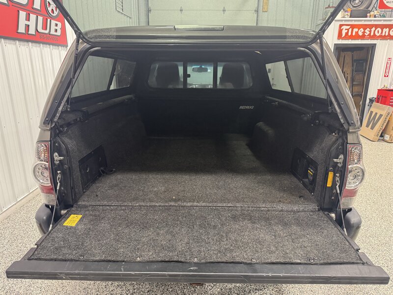 2014 Toyota Tacoma V6   - Photo 15 - Rochelle, IL 61068