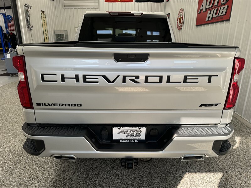 2021 Chevrolet Silverado 1500 RST   - Photo 5 - Rochelle, IL 61068