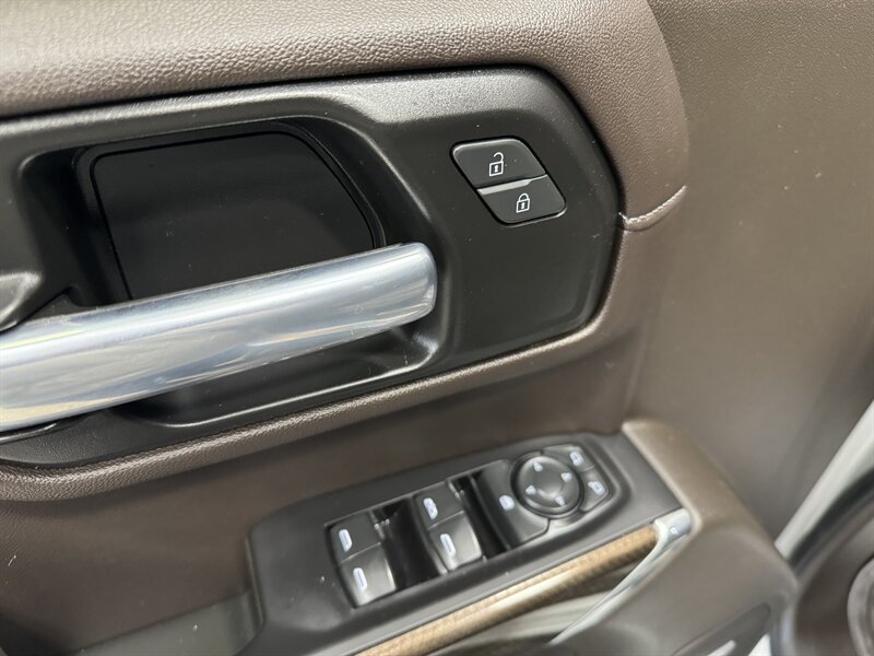 2021 Chevrolet Silverado 1500 RST   - Photo 11 - Rochelle, IL 61068