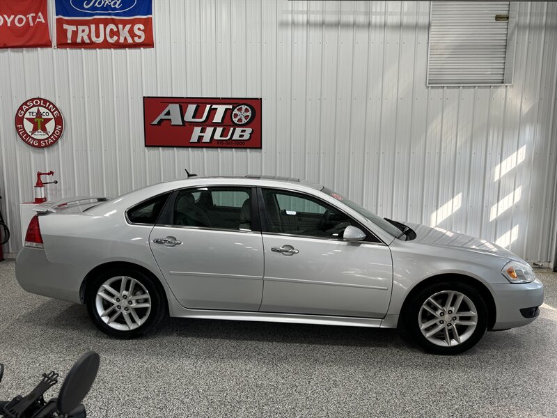 2012 Chevrolet Impala LTZ   - Photo 6 - Rochelle, IL 61068