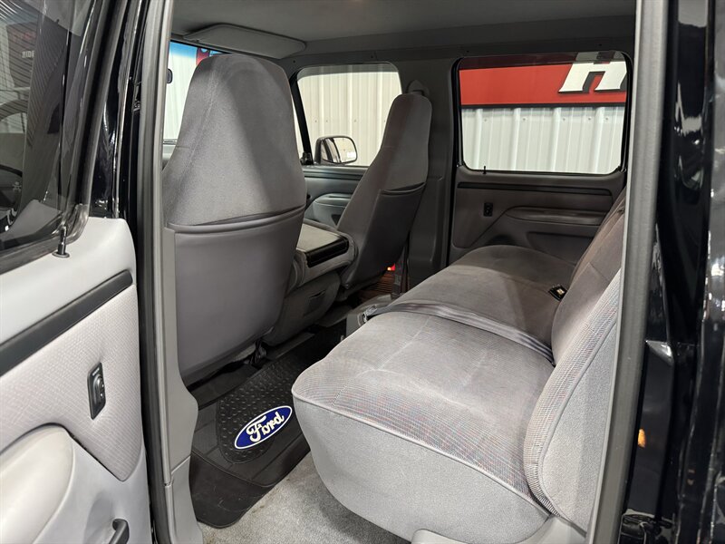 1997 Ford F-350 XL 4dr XL   - Photo 12 - Rochelle, IL 61068