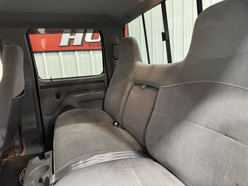 1997 Ford F-350 XL 4dr XL   - Photo 13 - Rochelle, IL 61068