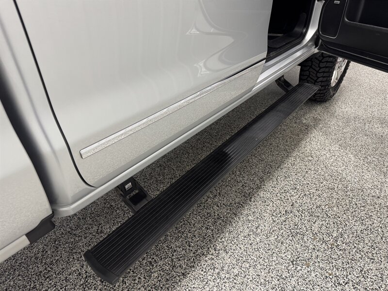 2016 GMC Sierra 2500 SLT - Photo 16 - Rochelle, IL 61068