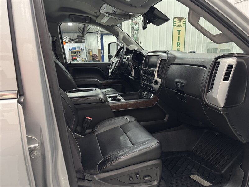 2016 GMC Sierra 2500 SLT - Photo 17 - Rochelle, IL 61068