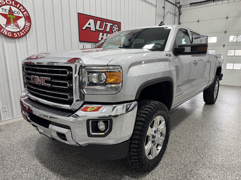 2016 GMC Sierra 2500 SLT - Photo 2 - Rochelle, IL 61068