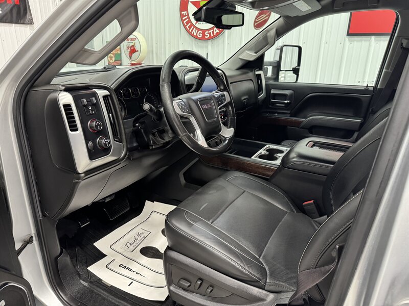 2016 GMC Sierra 2500 SLT - Photo 6 - Rochelle, IL 61068