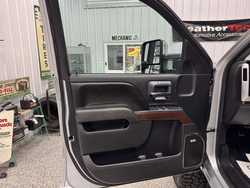 2016 GMC Sierra 2500 SLT - Photo 23 - Rochelle, IL 61068