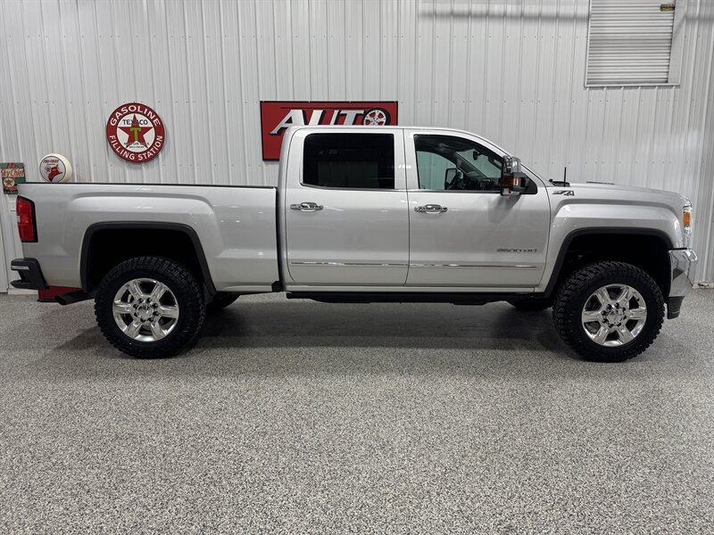 2016 GMC Sierra 2500 SLT - Photo 3 - Rochelle, IL 61068