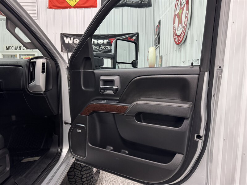 2016 GMC Sierra 2500 SLT - Photo 26 - Rochelle, IL 61068