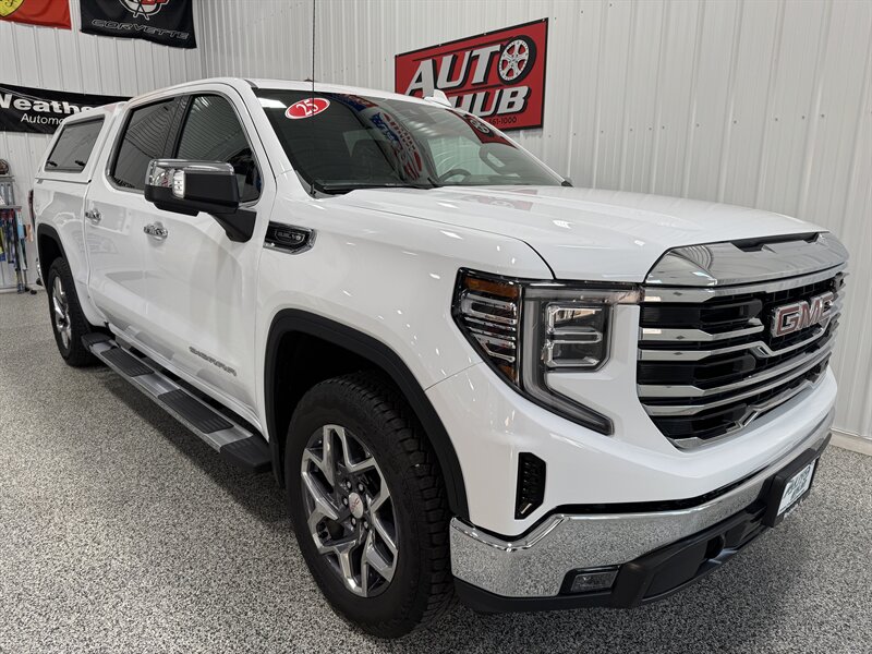 2025 GMC Sierra 1500 SLT X31 Off Road Pkg - Photo 4 - Rochelle, IL 61068