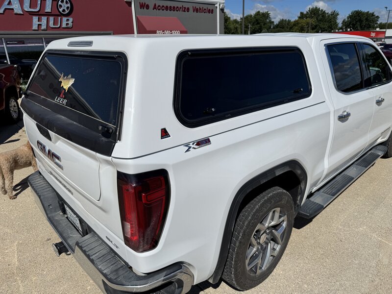 2025 GMC Sierra 1500 SLT X31 Off Road Pkg - Photo 3 - Rochelle, IL 61068