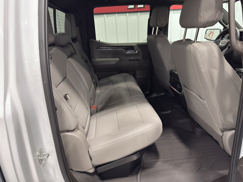 2025 GMC Sierra 1500 SLT X31 Off Road Pkg - Photo 24 - Rochelle, IL 61068