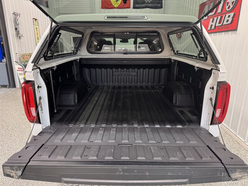 2025 GMC Sierra 1500 SLT X31 Off Road Pkg - Photo 17 - Rochelle, IL 61068