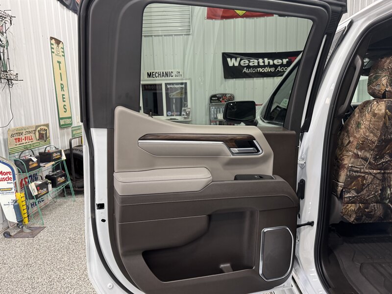 2025 GMC Sierra 1500 SLT X31 Off Road Pkg - Photo 26 - Rochelle, IL 61068