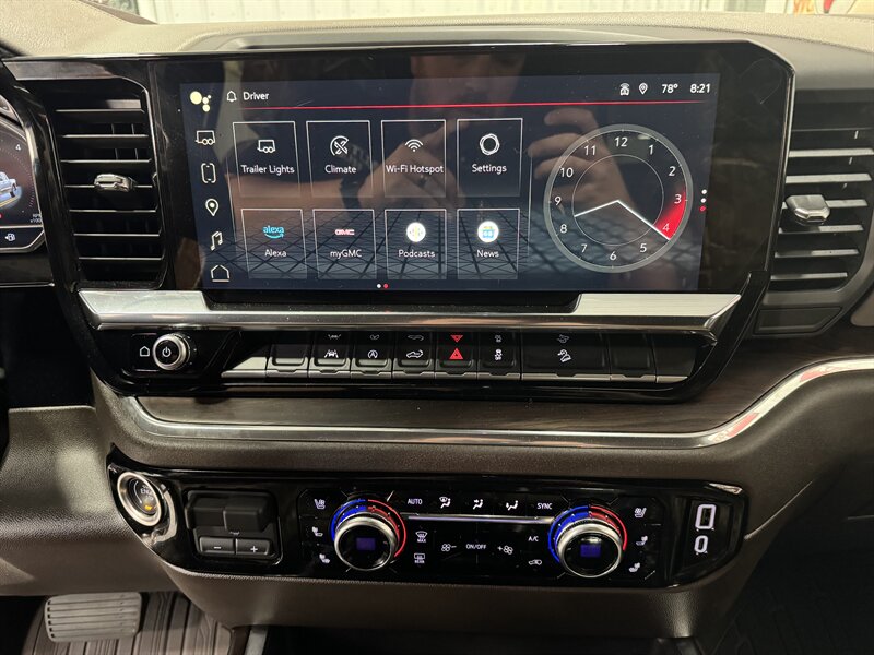 2025 GMC Sierra 1500 SLT X31 Off Road Pkg - Photo 12 - Rochelle, IL 61068