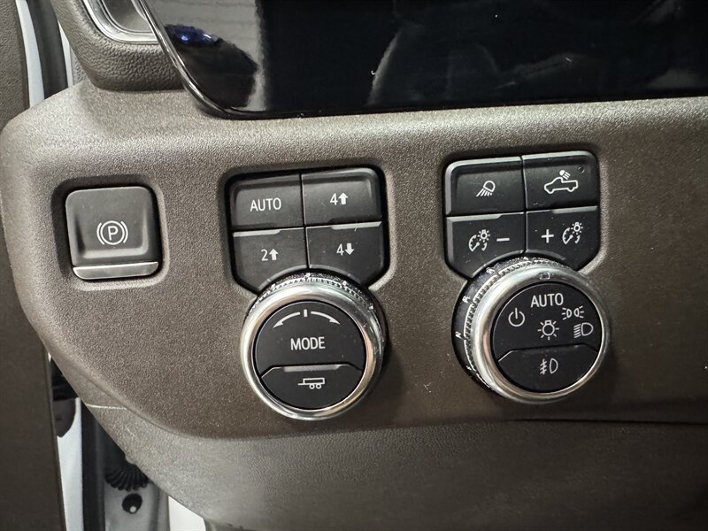 2025 GMC Sierra 1500 SLT X31 Off Road Pkg - Photo 11 - Rochelle, IL 61068
