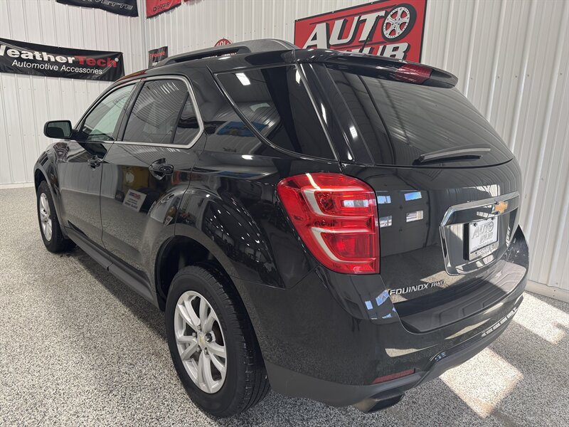 2017 Chevrolet Equinox LT   - Photo 3 - Rochelle, IL 61068