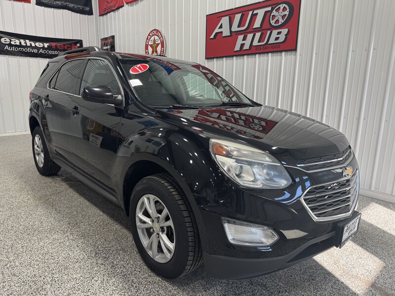 2017 Chevrolet Equinox LT   - Photo 4 - Rochelle, IL 61068