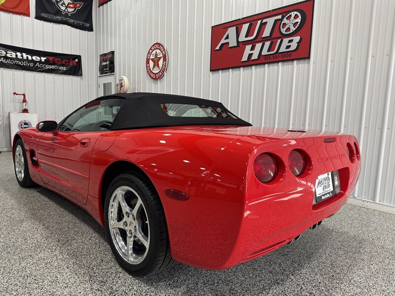 2002 Chevrolet Corvette   - Photo 21 - Rochelle, IL 61068