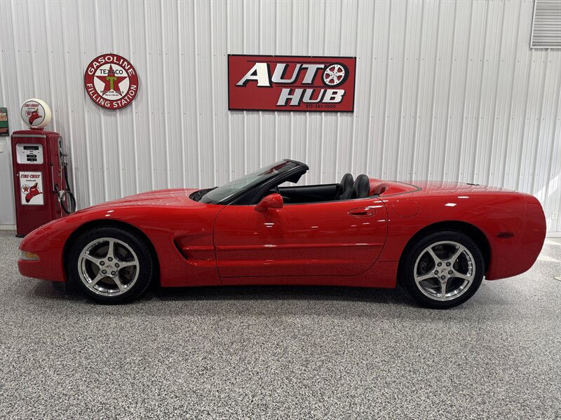2002 Chevrolet Corvette   - Photo 1 - Rochelle, IL 61068