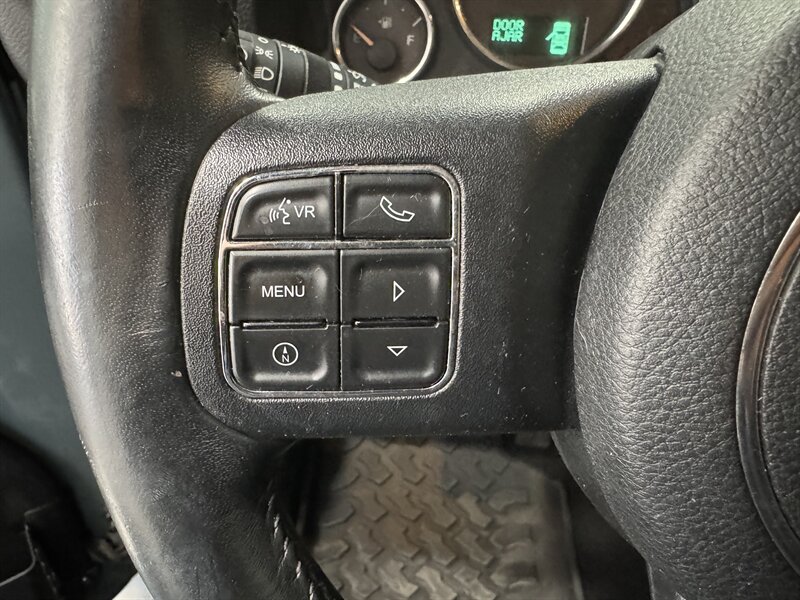 2014 Jeep Wrangler Unlimited Rubicon   - Photo 15 - Rochelle, IL 61068