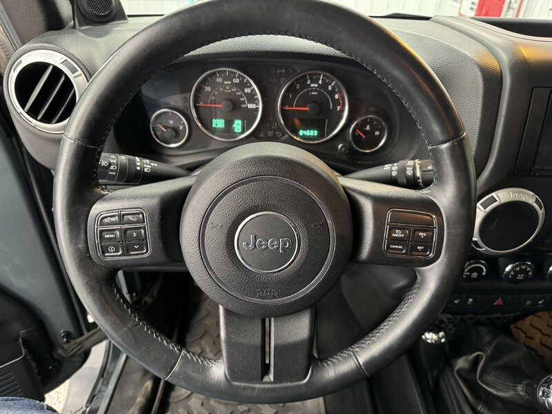 2014 Jeep Wrangler Unlimited Rubicon   - Photo 16 - Rochelle, IL 61068