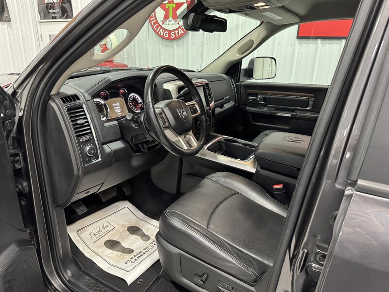 2016 RAM 2500 Laramie  Mega Cab - Photo 10 - Rochelle, IL 61068