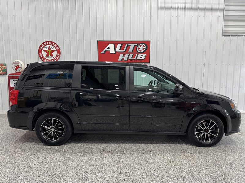 2015 Dodge Grand Caravan R/T - Photo 4 - Rochelle, IL 61068