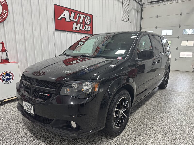 2015 Dodge Grand Caravan R/T - Photo 1 - Rochelle, IL 61068