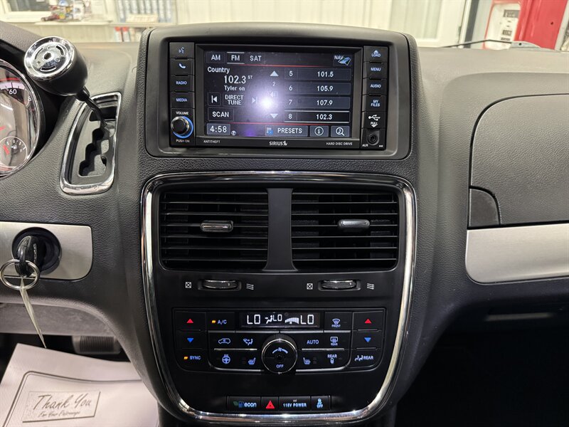 2015 Dodge Grand Caravan R/T - Photo 11 - Rochelle, IL 61068