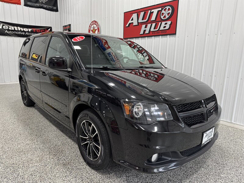 2015 Dodge Grand Caravan R/T - Photo 3 - Rochelle, IL 61068
