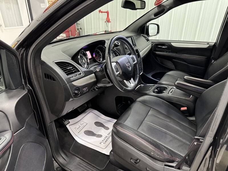 2015 Dodge Grand Caravan R/T - Photo 6 - Rochelle, IL 61068
