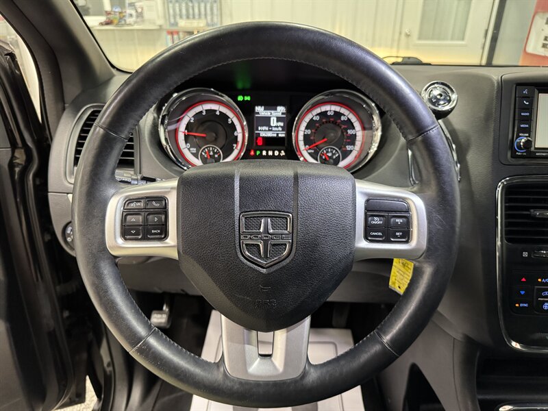 2015 Dodge Grand Caravan R/T - Photo 7 - Rochelle, IL 61068