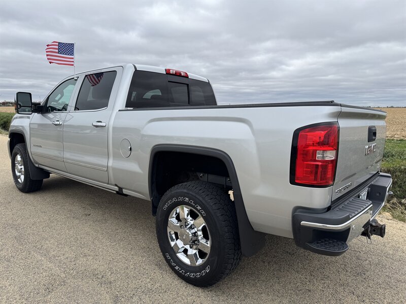 2017 GMC Sierra 2500 SLT   - Photo 3 - Rochelle, IL 61068
