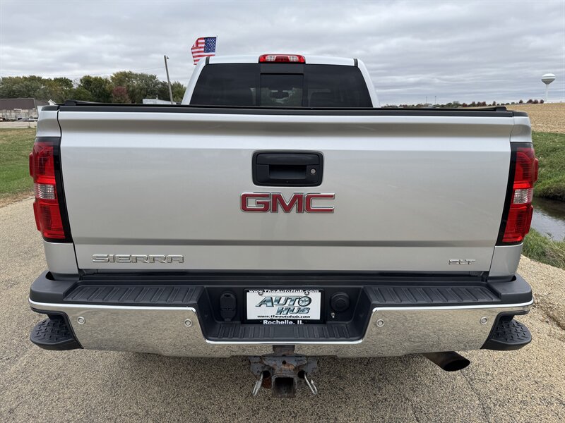 2017 GMC Sierra 2500 SLT   - Photo 15 - Rochelle, IL 61068