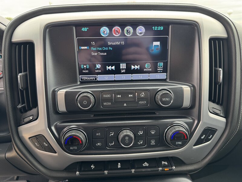 2017 GMC Sierra 2500 SLT   - Photo 9 - Rochelle, IL 61068