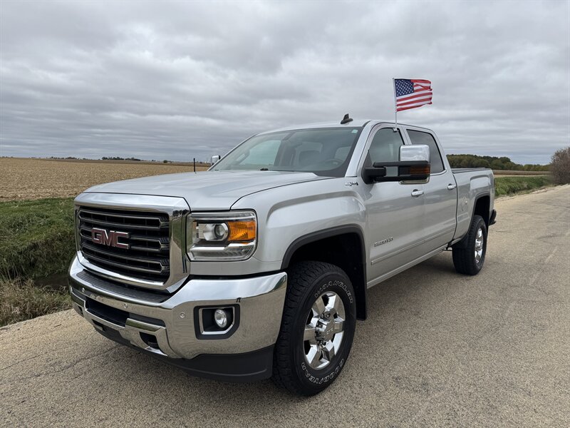 2017 GMC Sierra 2500 SLT   - Photo 2 - Rochelle, IL 61068