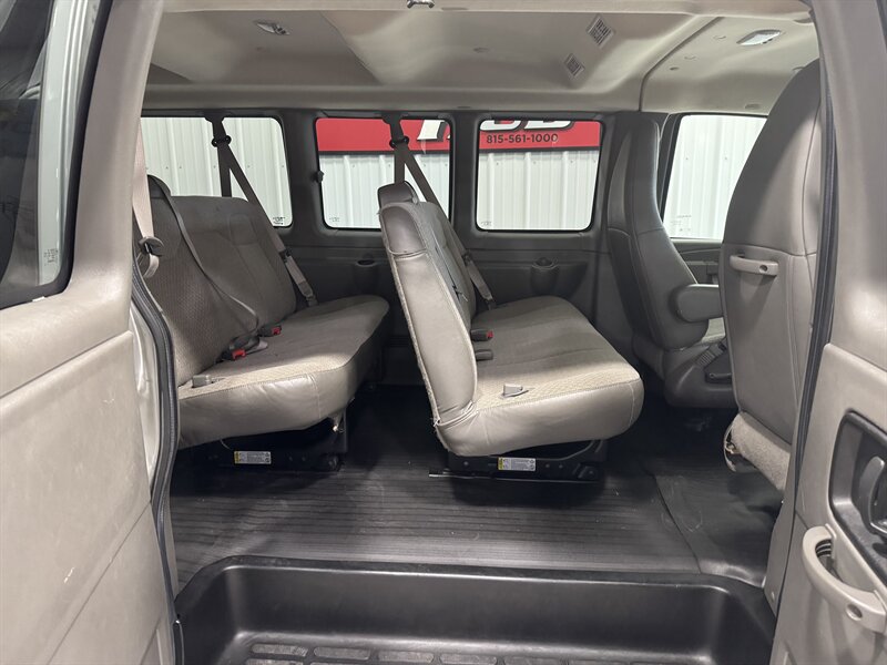 2019 Chevrolet Express LS 3500   - Photo 21 - Rochelle, IL 61068