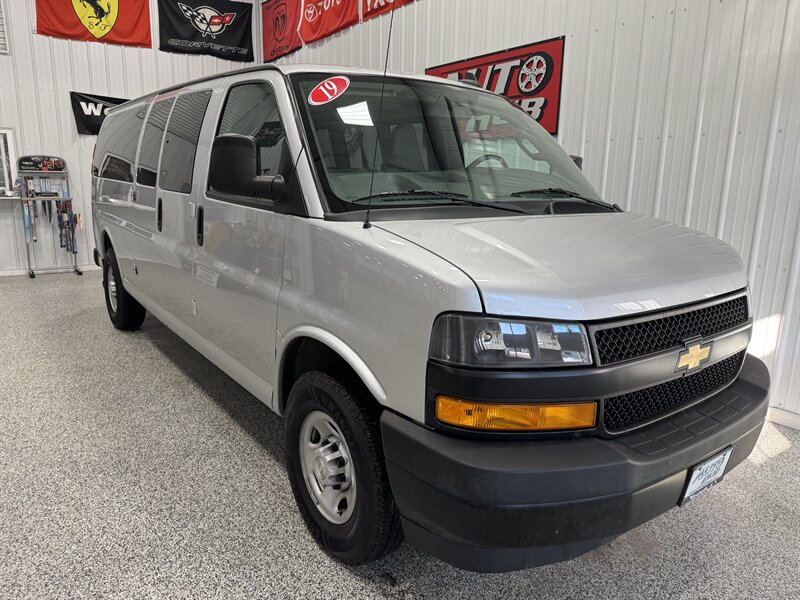 2019 Chevrolet Express LS 3500   - Photo 5 - Rochelle, IL 61068