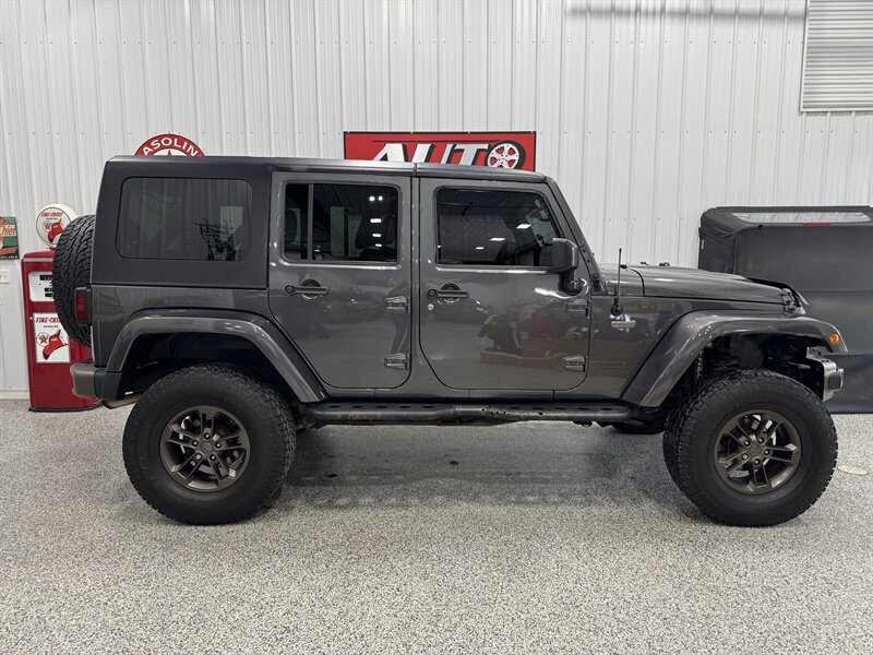2016 Jeep Wrangler Unlimited Sahara 75th Anniversary - Photo 3 - Rochelle, IL 61068