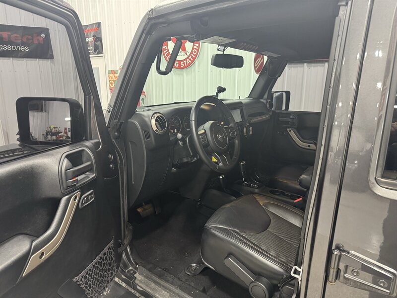 2016 Jeep Wrangler Unlimited Sahara 75th Anniversary - Photo 6 - Rochelle, IL 61068