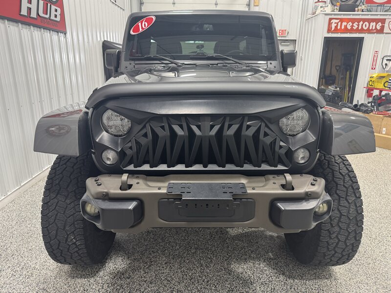 2016 Jeep Wrangler Unlimited Sahara 75th Anniversary - Photo 18 - Rochelle, IL 61068