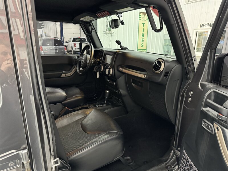 2016 Jeep Wrangler Unlimited Sahara 75th Anniversary - Photo 14 - Rochelle, IL 61068