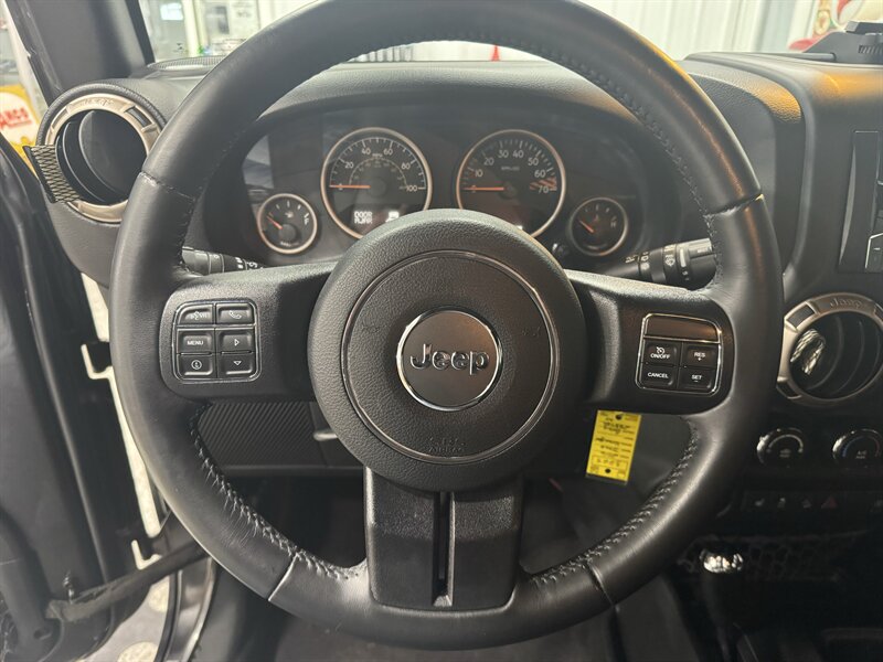 2016 Jeep Wrangler Unlimited Sahara 75th Anniversary - Photo 7 - Rochelle, IL 61068