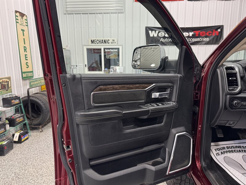 2021 RAM 3500 Laramie   - Photo 28 - Rochelle, IL 61068