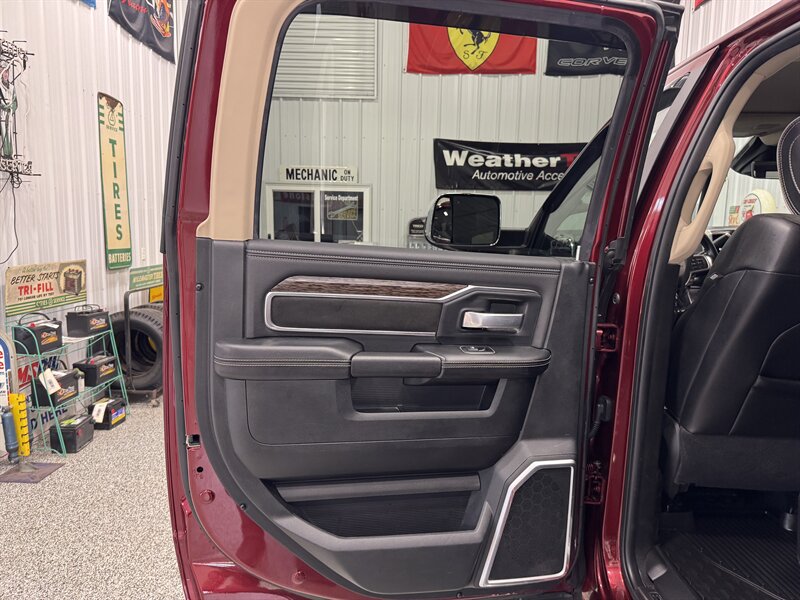2021 RAM 3500 Laramie   - Photo 27 - Rochelle, IL 61068