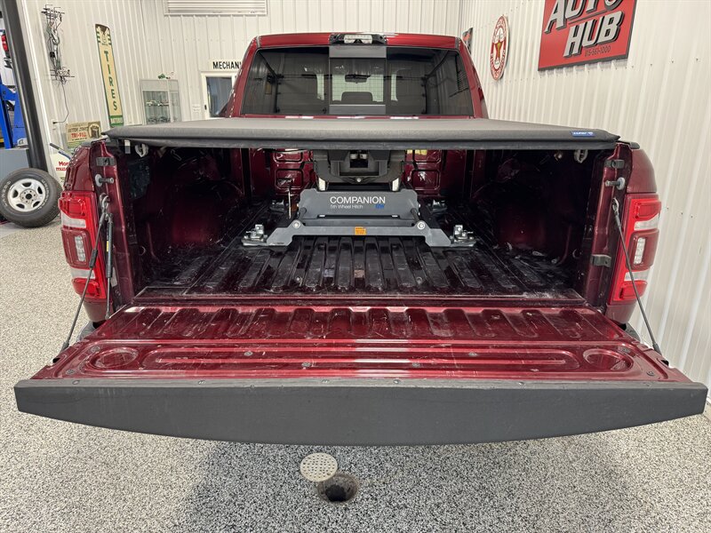 2021 RAM 3500 Laramie   - Photo 17 - Rochelle, IL 61068