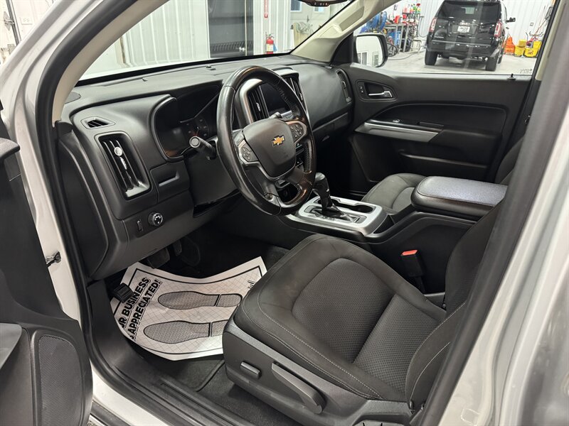 2020 Chevrolet Colorado LT   - Photo 10 - Rochelle, IL 61068