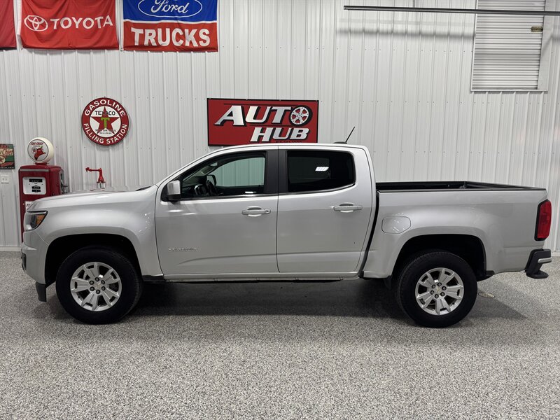 2020 Chevrolet Colorado LT   - Photo 2 - Rochelle, IL 61068